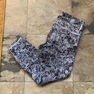 Athleta textured salutation leggings Medium Petite